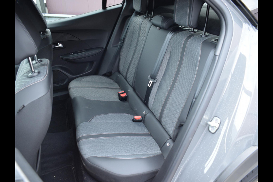 Peugeot 2008 1.2 PureTech 100 Allure | CAMERA + SENSOREN | CARPLAY | NAVIGATIE | E.C.C. | 9.401 KM