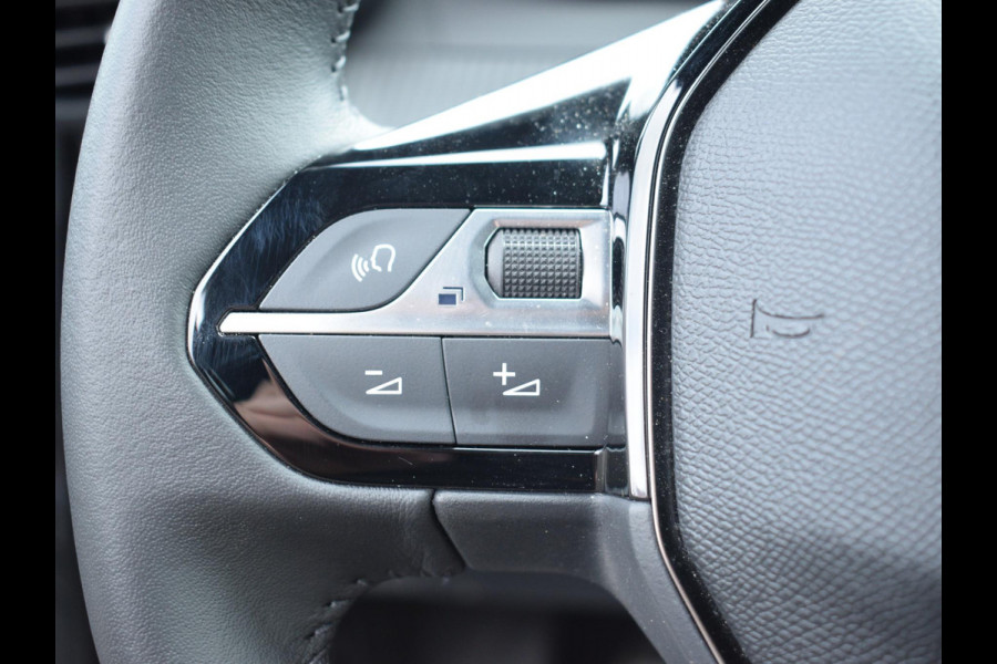 Peugeot 2008 1.2 PureTech 100 Allure | CAMERA + SENSOREN | CARPLAY | NAVIGATIE | E.C.C. | 9.401 KM