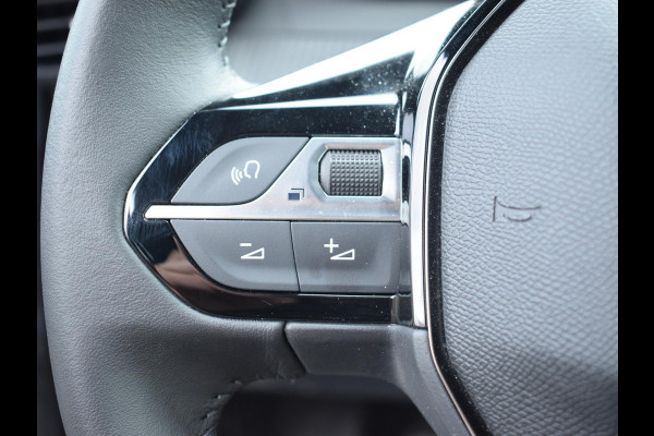 Peugeot 2008 1.2 PureTech 100 Allure | CAMERA + SENSOREN | CARPLAY | NAVIGATIE | E.C.C. | 9.401 KM