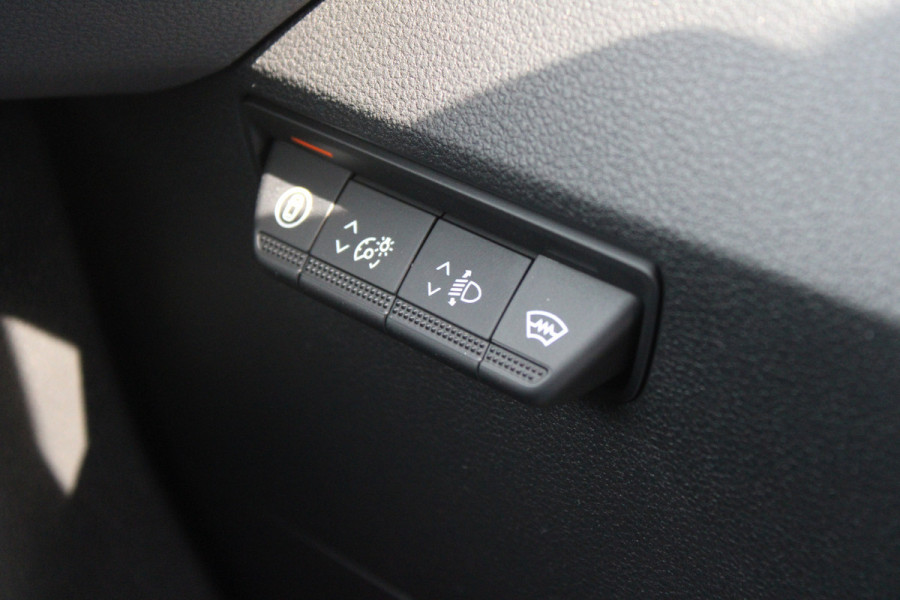 Renault Master T35 2.0 dCi 170pk L2H2 Extra - Navigatie - Blind Spot - Camera - Stoelverwarming - Verwarmde voorruit - Rijklaar