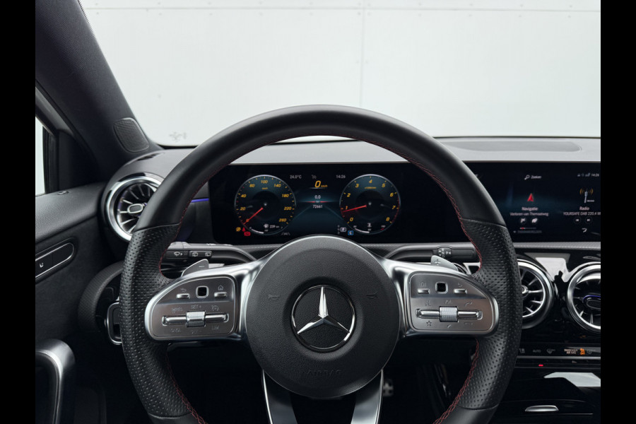 Mercedes-Benz A-Klasse 180 Business Solution AMG | Pano | MBUX | Ambient Light | Camera | Keyless | LED | DAB+