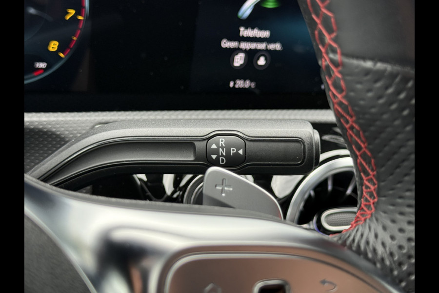 Mercedes-Benz A-Klasse 180 Business Solution AMG | Pano | MBUX | Ambient Light | Camera | Keyless | LED | DAB+