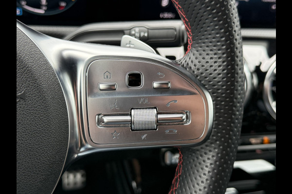 Mercedes-Benz A-Klasse 180 Business Solution AMG | Pano | MBUX | Ambient Light | Camera | Keyless | LED | DAB+