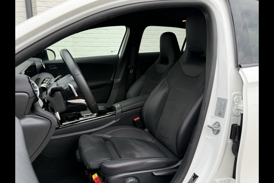Mercedes-Benz A-Klasse 180 Business Solution AMG | Pano | MBUX | Ambient Light | Camera | Keyless | LED | DAB+