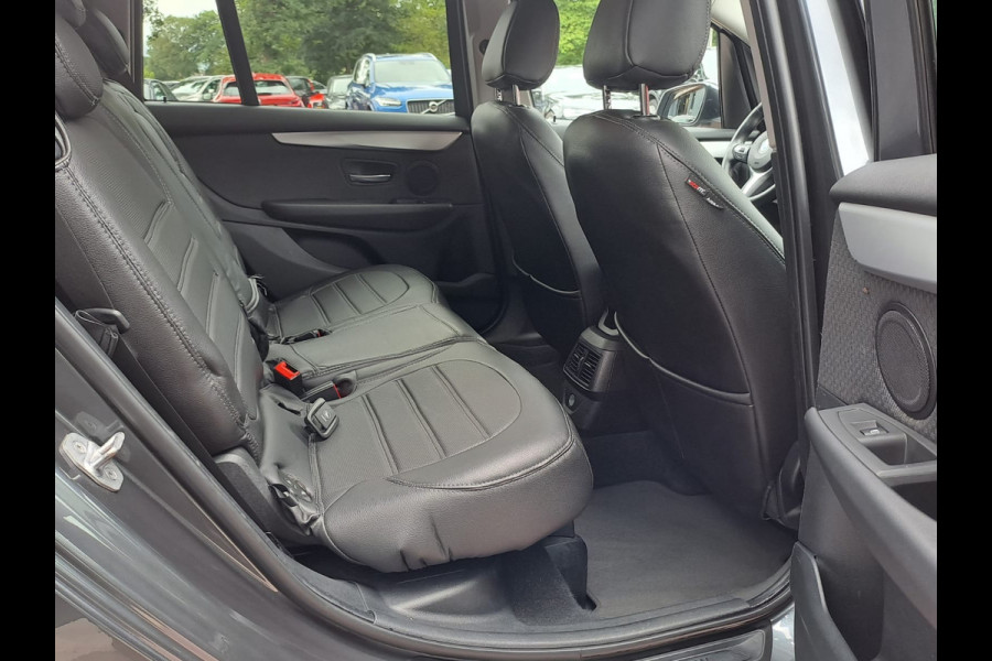 BMW 2 Serie Gran Tourer 218i 7p. High Executive | Automaat | Airco | Trekhaak | Navi | Park Assist | Stoelverwarming |