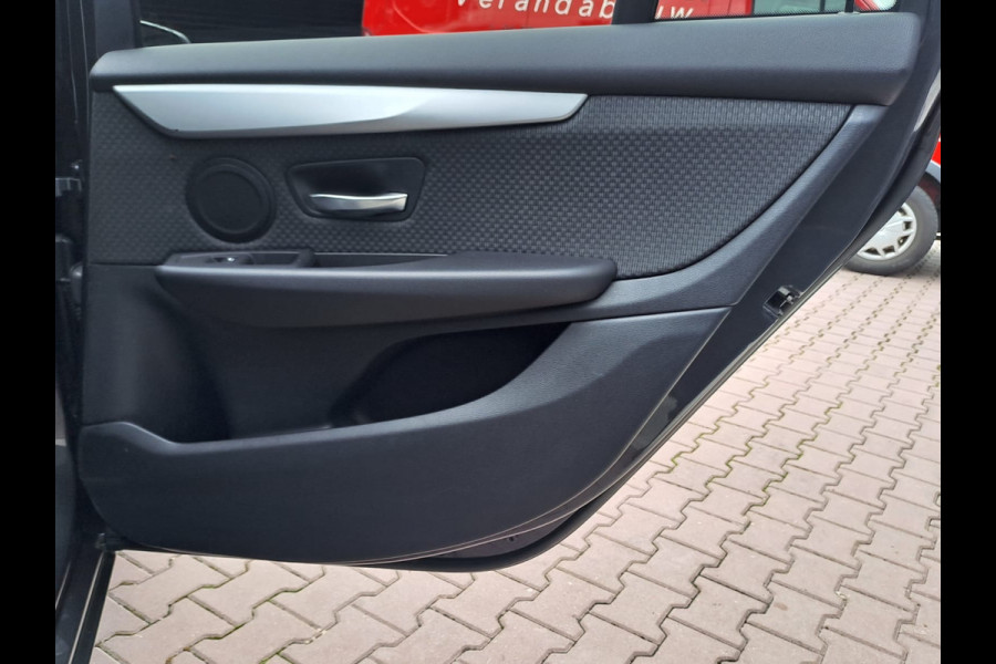 BMW 2 Serie Gran Tourer 218i 7p. High Executive | Automaat | Airco | Trekhaak | Navi | Park Assist | Stoelverwarming |