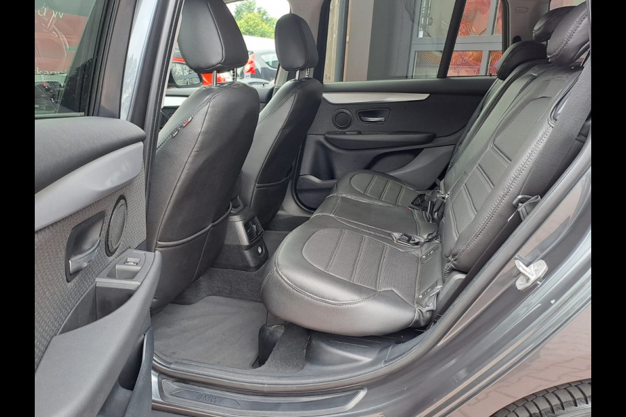 BMW 2 Serie Gran Tourer 218i 7p. High Executive | Automaat | Airco | Trekhaak | Navi | Park Assist | Stoelverwarming |