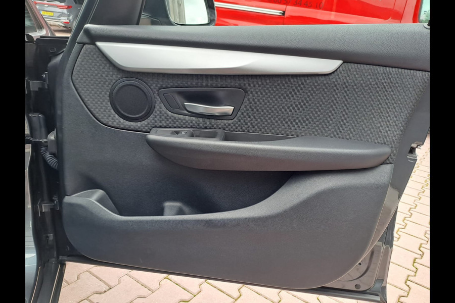 BMW 2 Serie Gran Tourer 218i 7p. High Executive | Automaat | Airco | Trekhaak | Navi | Park Assist | Stoelverwarming |