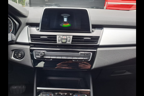 BMW 2 Serie Gran Tourer 218i 7p. High Executive | Automaat | Airco | Trekhaak | Navi | Park Assist | Stoelverwarming |
