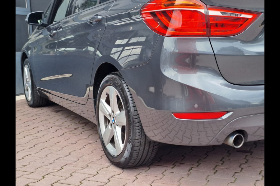 BMW 2 Serie Gran Tourer 218i 7p. High Executive | Automaat | Airco | Trekhaak | Navi | Park Assist | Stoelverwarming |