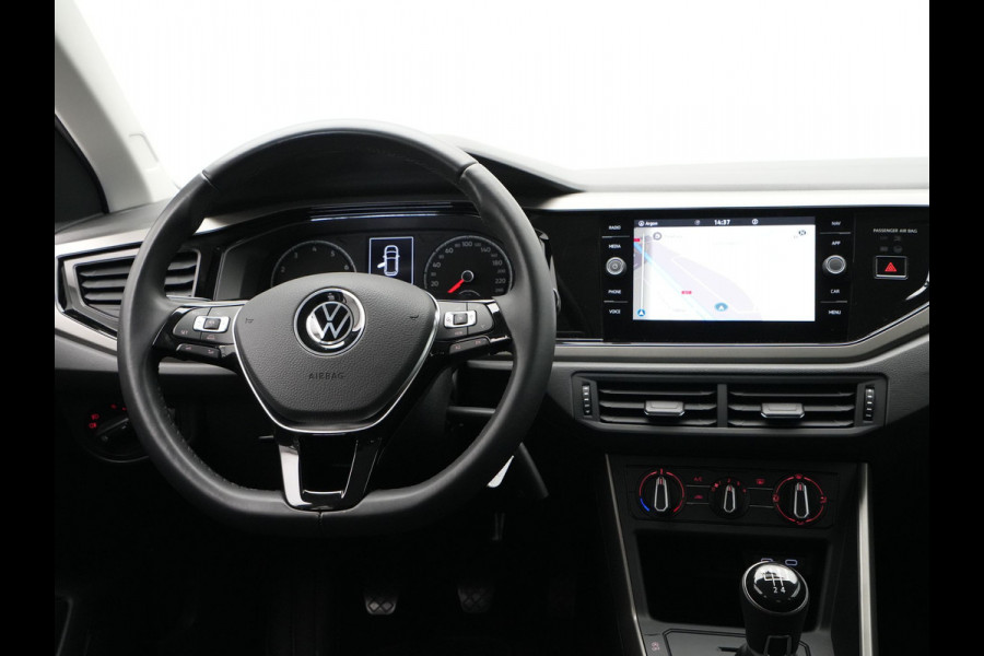Volkswagen Polo 1.0 TSI 95pk Comfortline Navigatie Pdc Airco Acc Carplay 237