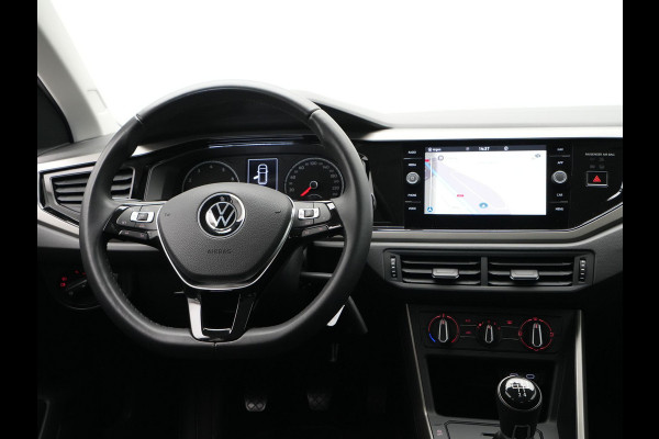 Volkswagen Polo 1.0 TSI 95pk Comfortline Navigatie Pdc Airco Acc Carplay 237