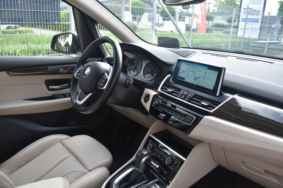 BMW 2 Serie Active Tourer 218i High Executive | Head Up | Leder | Navi | Stoelverwarming