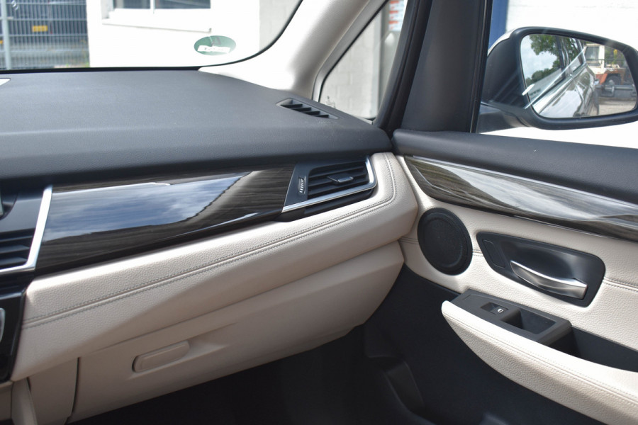 BMW 2 Serie Active Tourer 218i High Executive | Head Up | Leder | Navi | Stoelverwarming
