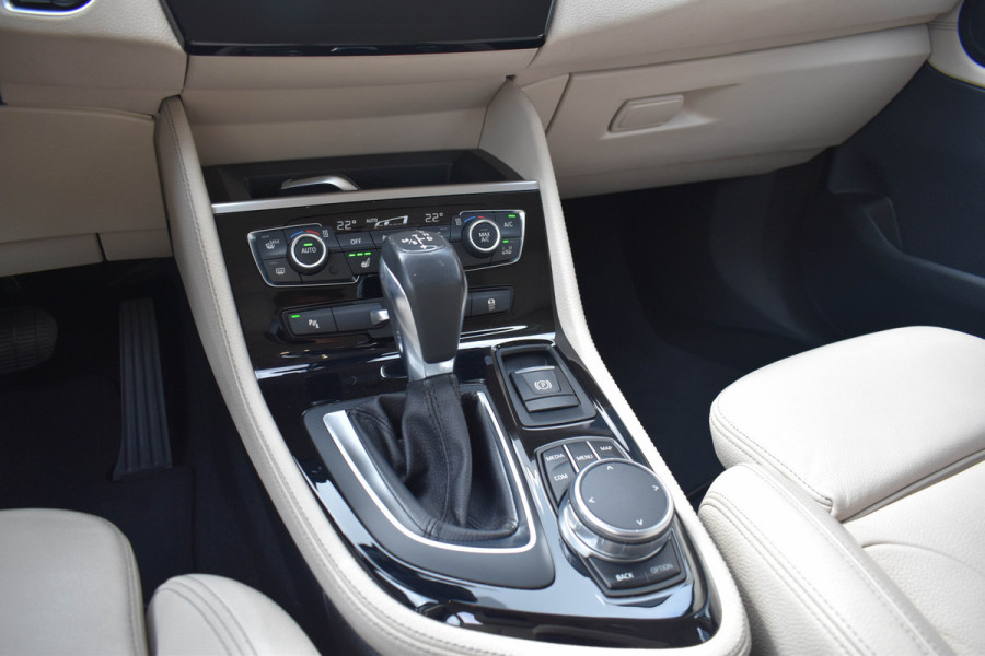 BMW 2 Serie Active Tourer 218i High Executive | Head Up | Leder | Navi | Stoelverwarming