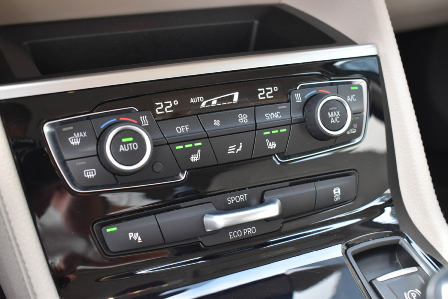 BMW 2 Serie Active Tourer 218i High Executive | Head Up | Leder | Navi | Stoelverwarming