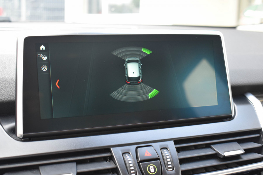 BMW 2 Serie Active Tourer 218i High Executive | Head Up | Leder | Navi | Stoelverwarming
