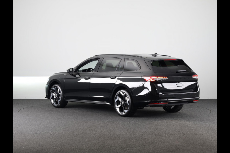 Škoda Superb Combi Sportline Business PHEV 1.5 TSI 204 pk 6 versn. DSG | Travel assist plus | Panoramadak | Canton | 19 inch lichtmetalen velgen