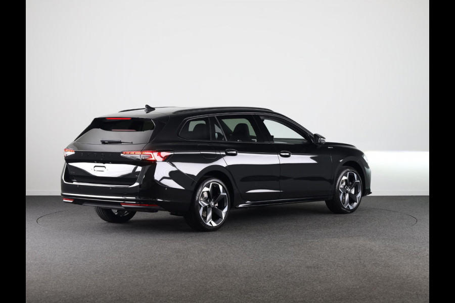 Škoda Superb Combi Sportline Business PHEV 1.5 TSI 204 pk 6 versn. DSG | Travel assist plus | Panoramadak | Canton | 19 inch lichtmetalen velgen