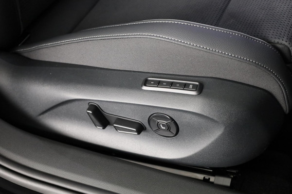 Škoda Superb Combi Sportline Business PHEV 1.5 TSI 204 pk 6 versn. DSG | Travel assist plus | Panoramadak | Canton | 19 inch lichtmetalen velgen