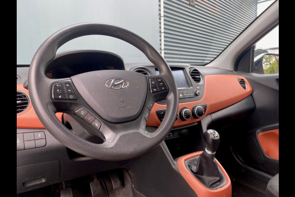 Hyundai i10 BWJ 2017 | 1.0i 66PK i-Motion Comfort | NAVI | AIRCO | LICHTMETAAL | CRUISE |