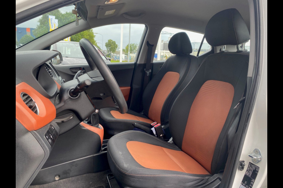 Hyundai i10 BWJ 2017 | 1.0i 66PK i-Motion Comfort | NAVI | AIRCO | LICHTMETAAL | CRUISE |