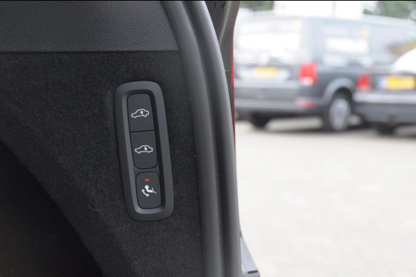 Volvo XC90 T8 455PK Automaat Plug-in hybrid AWD Ultra Dark / Luchtvering / Bowers & Wilkens / Extra getint glas / Nappa leder met Ventilatie / Gelamineerde zijruiten rondom