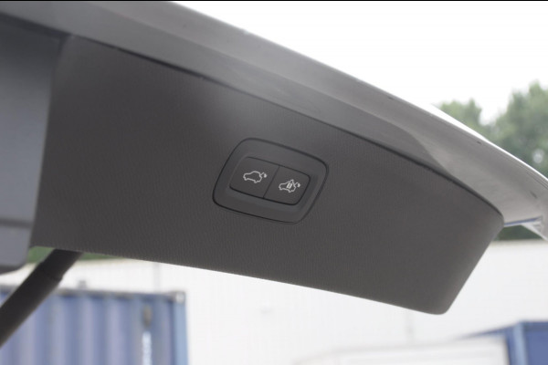 Volvo XC90 T8 455PK Automaat Plug-in hybrid AWD Ultra Dark / Luchtvering / Bowers & Wilkens / Extra getint glas / Nappa leder met Ventilatie / Gelamineerde zijruiten rondom