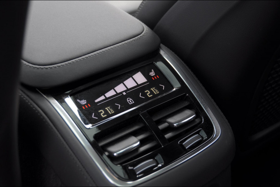Volvo XC90 T8 455PK Automaat Plug-in hybrid AWD Ultra Dark / Luchtvering / Bowers & Wilkens / Extra getint glas / Nappa leder met Ventilatie / Gelamineerde zijruiten rondom