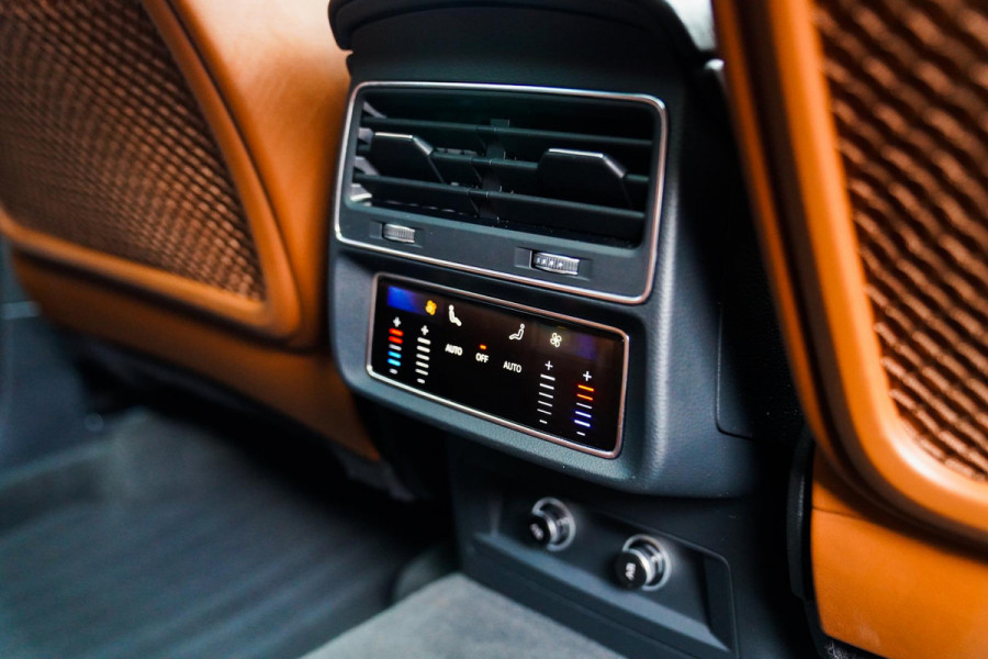 Audi Q8 55 TFSI quattro Pro Line Plus | Stoelverkoeling | Stuurverwarming | Luchtvering | Panorama | Adaptieve Cruise |