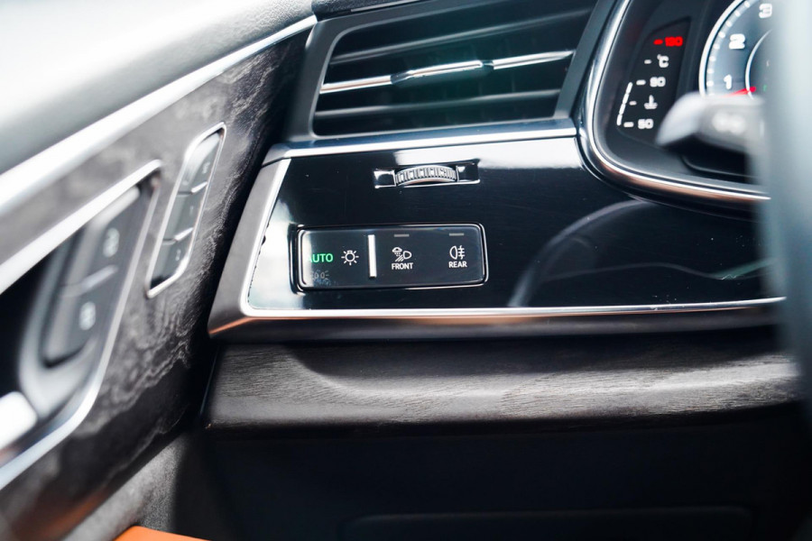 Audi Q8 55 TFSI quattro Pro Line Plus | Stoelverkoeling | Stuurverwarming | Luchtvering | Panorama | Adaptieve Cruise |