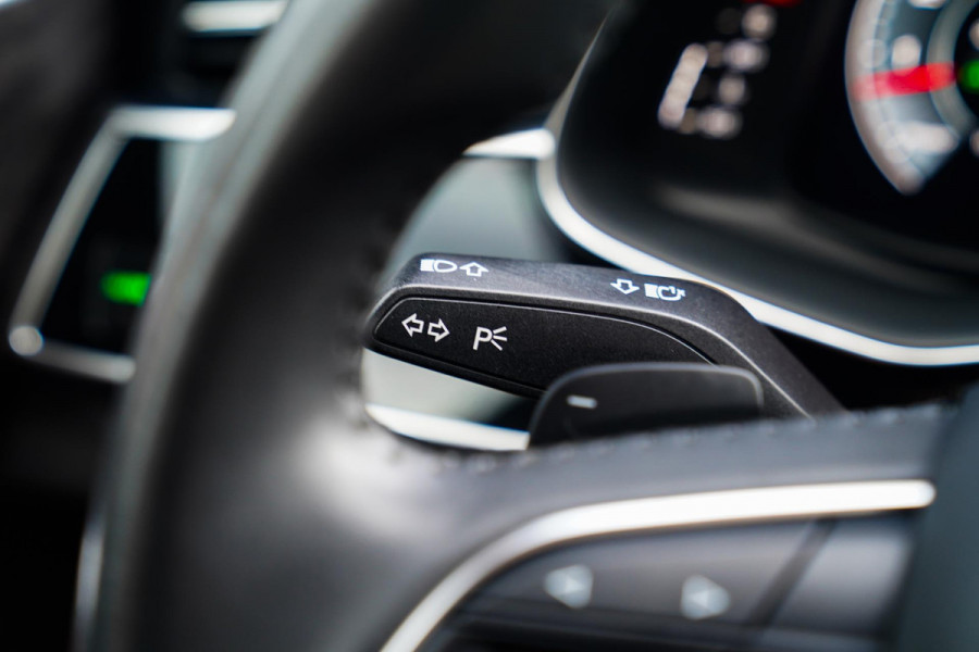 Audi Q8 55 TFSI quattro Pro Line Plus | Stoelverkoeling | Stuurverwarming | Luchtvering | Panorama | Adaptieve Cruise |