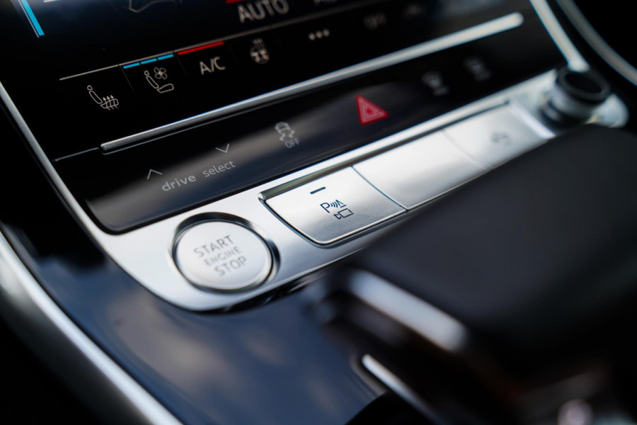 Audi Q8 55 TFSI quattro Pro Line Plus | Stoelverkoeling | Stuurverwarming | Luchtvering | Panorama | Adaptieve Cruise |