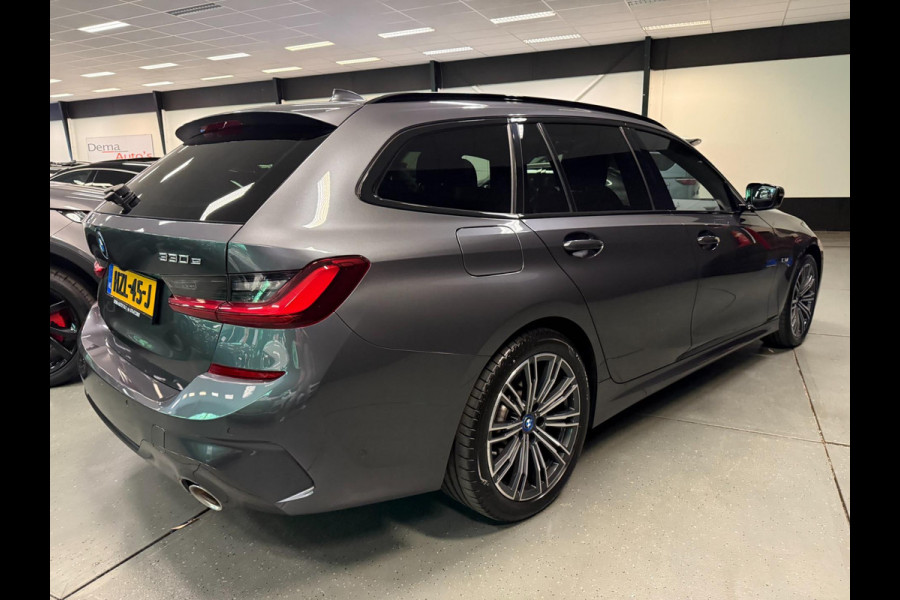 BMW 3 Serie Touring 330e M-SPORT PANO/H-KARDON/V-COCKPIT/NAVI/CAM/DAB/CARPLAY///