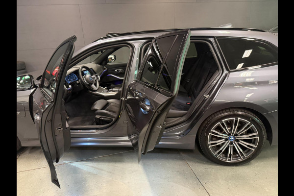 BMW 3 Serie Touring 330e M-SPORT PANO/H-KARDON/V-COCKPIT/NAVI/CAM/DAB/CARPLAY///