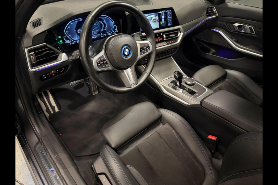 BMW 3 Serie Touring 330e M-SPORT PANO/H-KARDON/V-COCKPIT/NAVI/CAM/DAB/CARPLAY///