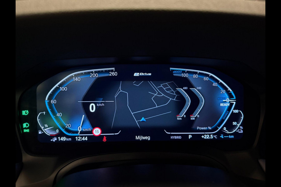 BMW 3 Serie Touring 330e M-SPORT PANO/H-KARDON/V-COCKPIT/NAVI/CAM/DAB/CARPLAY///