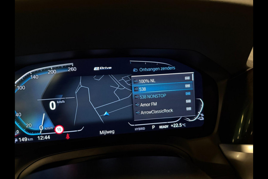 BMW 3 Serie Touring 330e M-SPORT PANO/H-KARDON/V-COCKPIT/NAVI/CAM/DAB/CARPLAY///