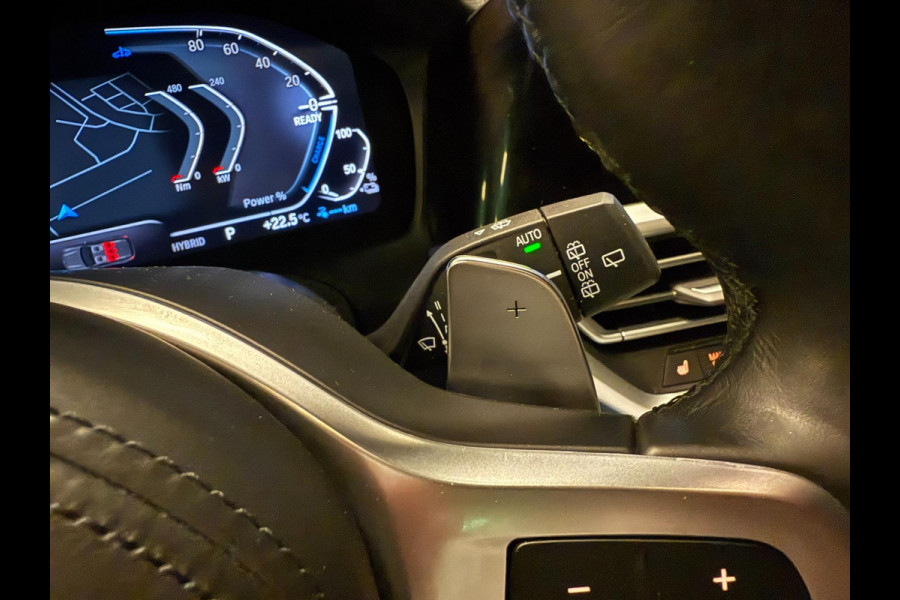 BMW 3 Serie Touring 330e M-SPORT PANO/H-KARDON/V-COCKPIT/NAVI/CAM/DAB/CARPLAY///