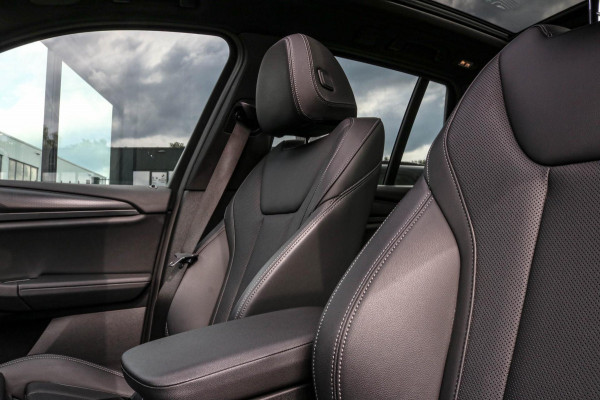 BMW X3 XDrive30e - M-SPORT - PANO - TREKHAAK - 20 INCH - NIEUW MODEL!