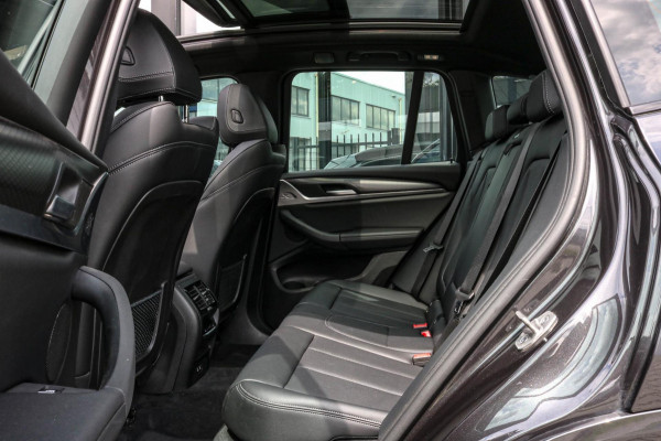 BMW X3 XDrive30e - M-SPORT - PANO - TREKHAAK - 20 INCH - NIEUW MODEL!