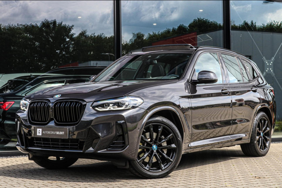 BMW X3 XDrive30e - M-SPORT - PANO - TREKHAAK - 20 INCH - NIEUW MODEL!