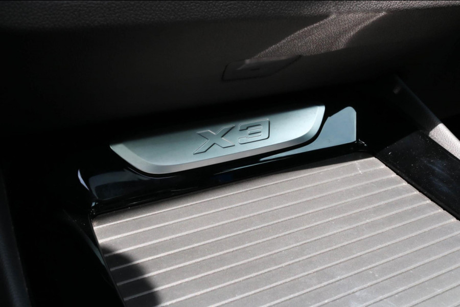 BMW X3 XDrive30e - M-SPORT - PANO - TREKHAAK - 20 INCH - NIEUW MODEL!