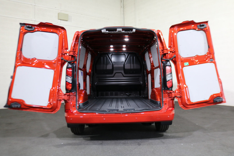 Ford Transit Custom 2.0 TDci L2 H1 Limited Airco Navigatie Apple Carplay (wordt verwacht)
