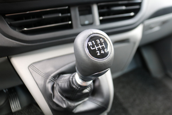Ford Transit Custom 2.0 TDci L2 H1 Limited Airco Navigatie Apple Carplay (wordt verwacht)