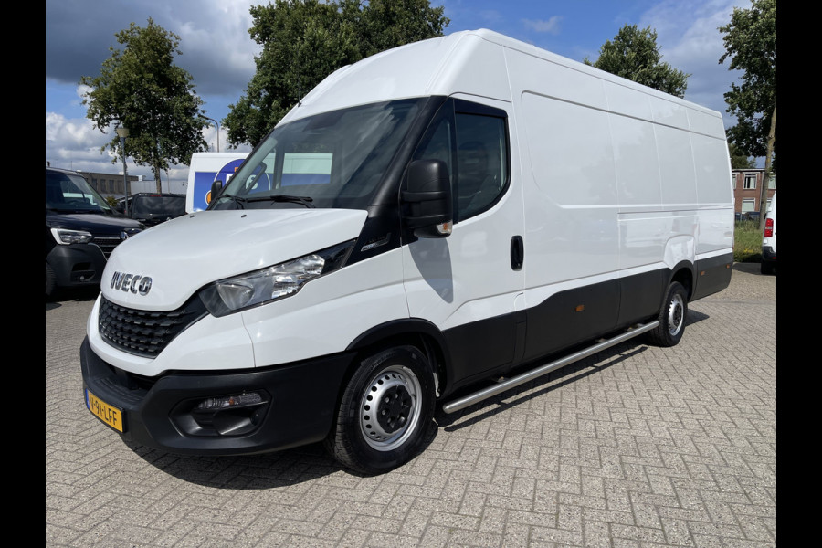 Iveco Daily 35S14V 2.3 136pk 410 L4H2 Himatic automaat / vaste prijs rijklaar € 23.950 ex btw / lease vanaf € 391 / trekhaak 3500 kg / airco / cruise control / laadruimte 475 cm lang !