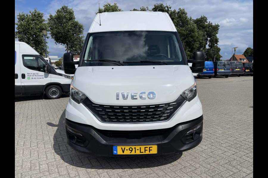 Iveco Daily 35S14V 2.3 136pk 410 L4H2 Himatic automaat / vaste prijs rijklaar € 23.950 ex btw / lease vanaf € 391 / trekhaak 3500 kg / airco / cruise control / laadruimte 475 cm lang !