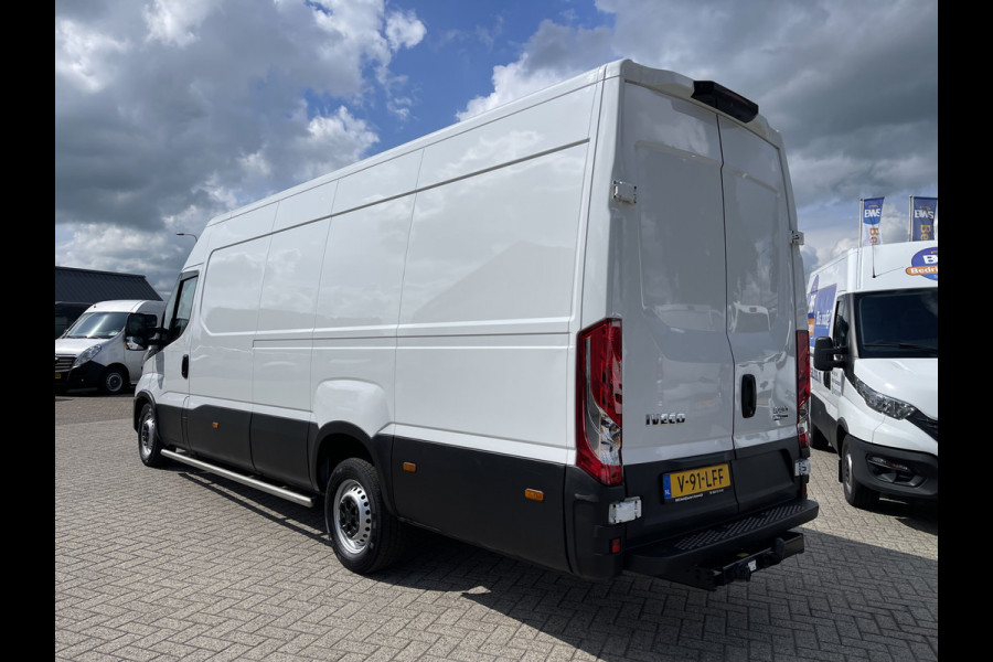 Iveco Daily 35S14V 2.3 136pk 410 L4H2 Himatic automaat / vaste prijs rijklaar € 23.950 ex btw / lease vanaf € 391 / trekhaak 3500 kg / airco / cruise control / laadruimte 475 cm lang !