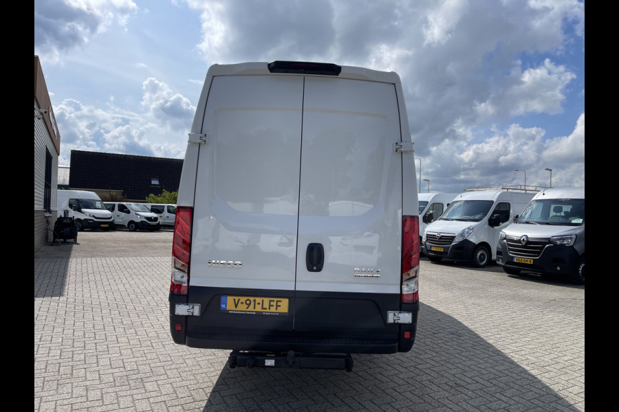 Iveco Daily 35S14V 2.3 136pk 410 L4H2 Himatic automaat / vaste prijs rijklaar € 23.950 ex btw / lease vanaf € 391 / trekhaak 3500 kg / airco / cruise control / laadruimte 475 cm lang !