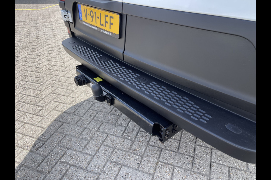 Iveco Daily 35S14V 2.3 136pk 410 L4H2 Himatic automaat / vaste prijs rijklaar € 23.950 ex btw / lease vanaf € 391 / trekhaak 3500 kg / airco / cruise control / laadruimte 475 cm lang !